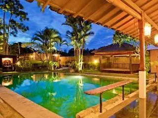 Aqua Bali Konukevi 3*