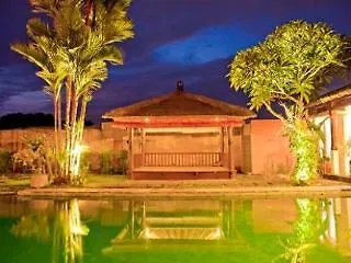 Konukevi Aqua Bali 3*
